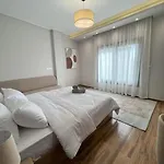 Luxury 2 Bedroom Residence By A1 - 201
