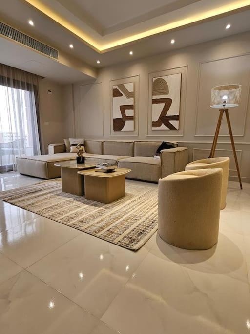 Luxury 2 Bedroom By A1 - 201 *