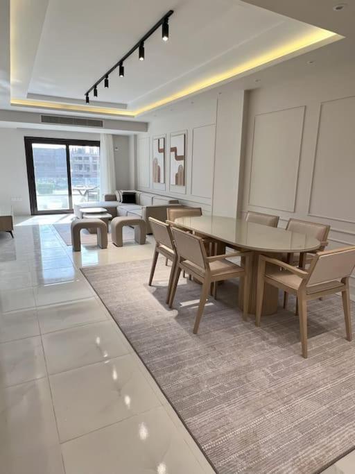 Luxury 2 Bedroom By A1 - 201 *